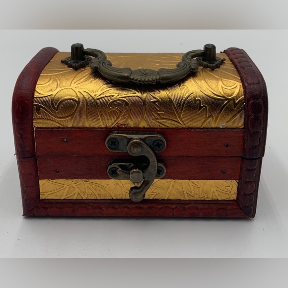 Set of Two Wooden Boxes with gold detail - Picture 6 of 10